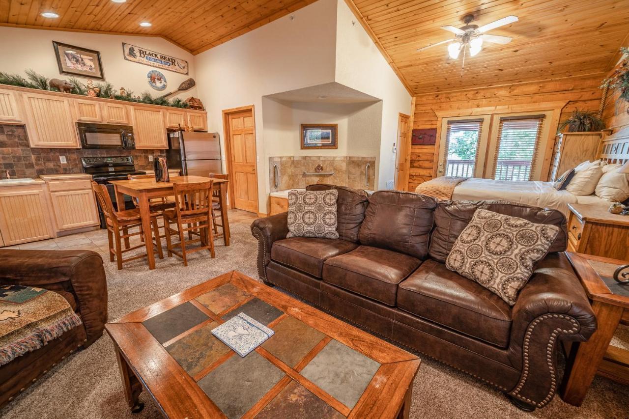 Cabins At Grand Mountain Branson Exterior foto